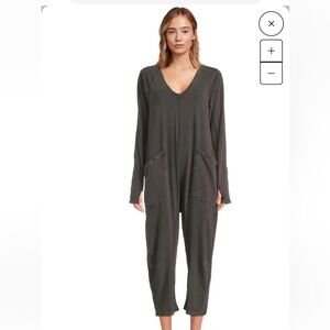 Free People Movement long sleeve hot shot hoodie small. NWT